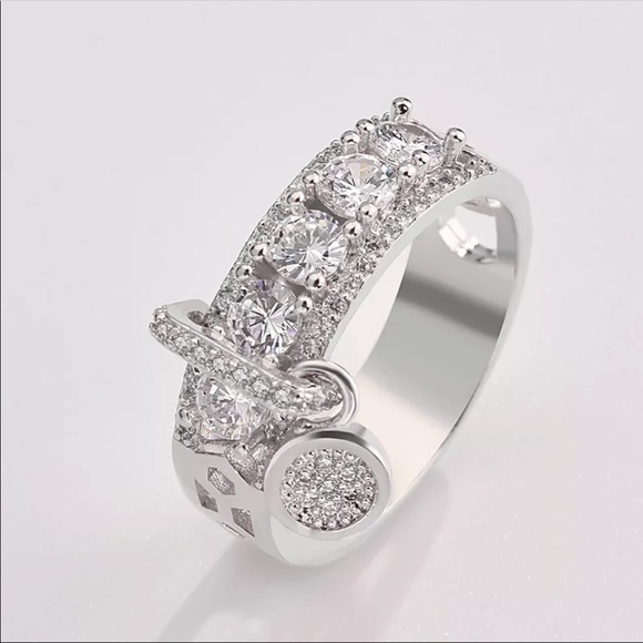 UNIQUE CHARM Size 7 Black Statement Ring with GIFT Bag - Picture 5 of 10